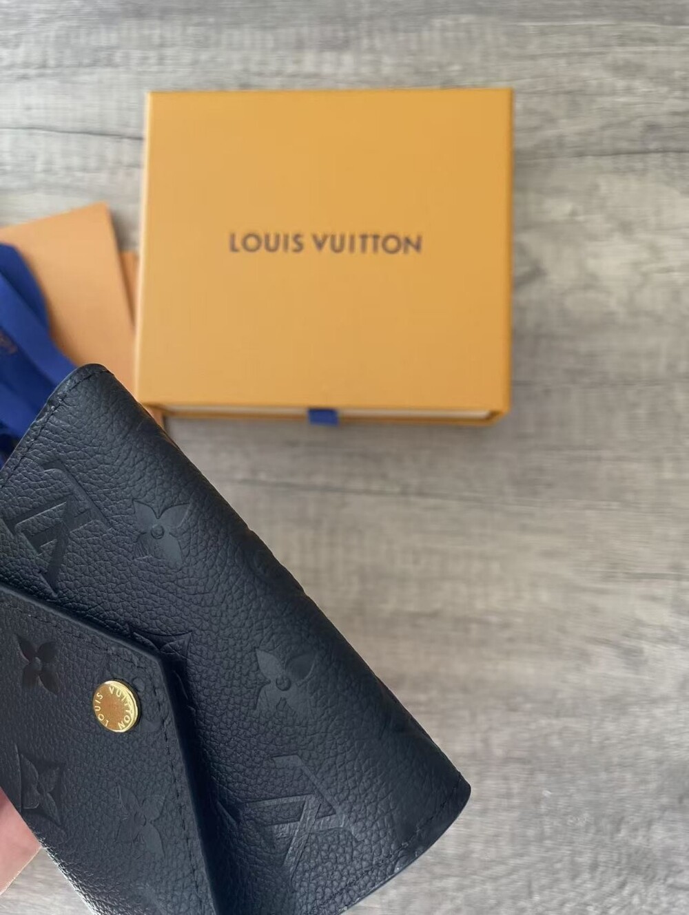 Louis Vuitton Victorine Wallet - Picture 5 of 11